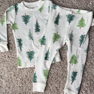 Carter’s Christmas tree pajama set
